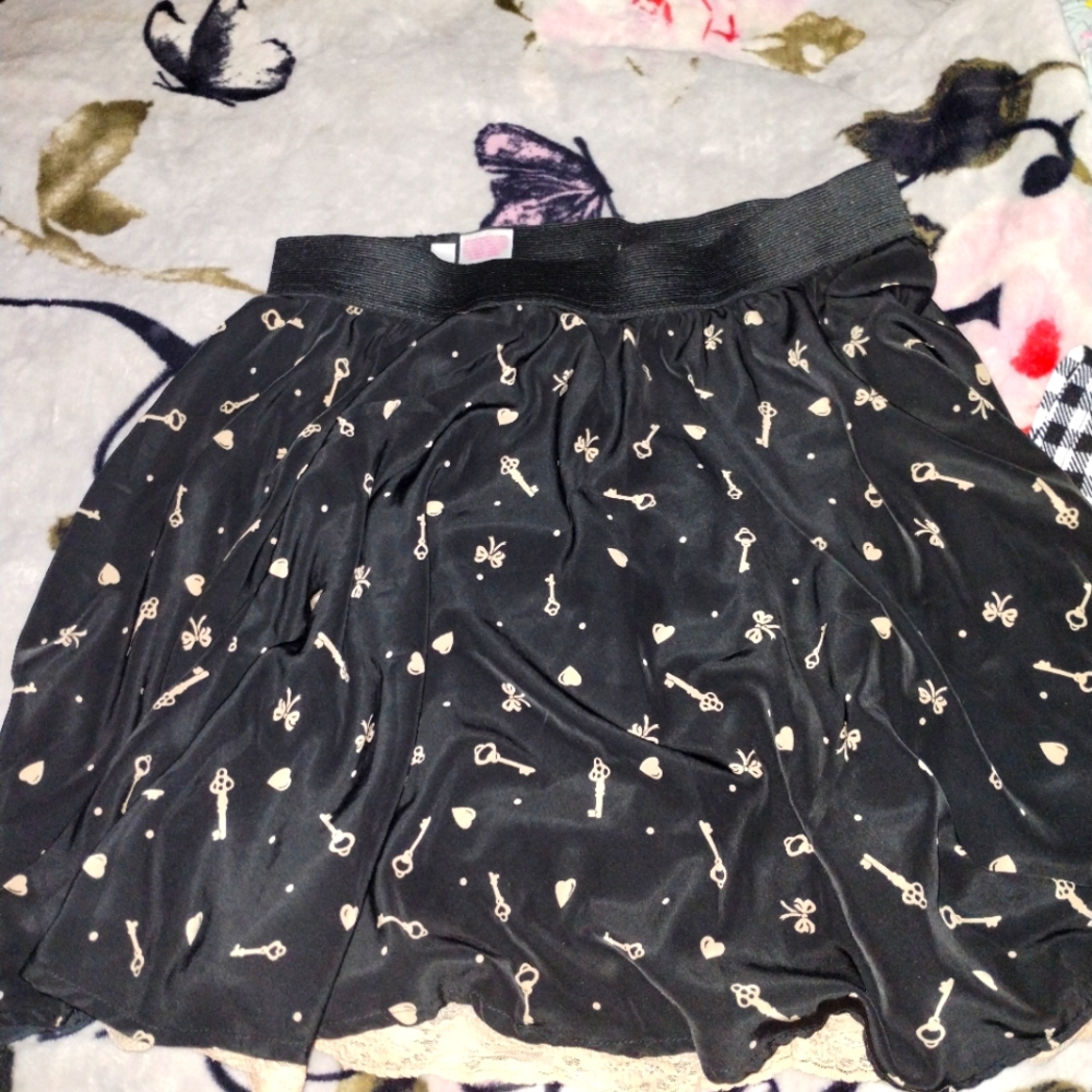 Xhilaration women's large skirt with lace underneath